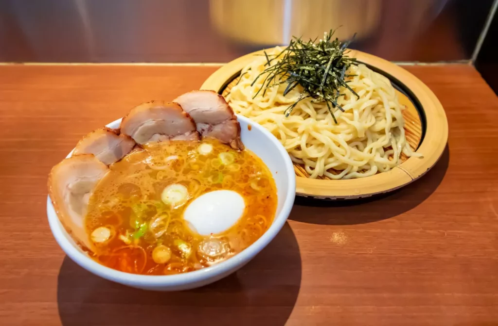 昌平ラーメン 新宿西口店のチャーシューつけ麺味玉トッピング