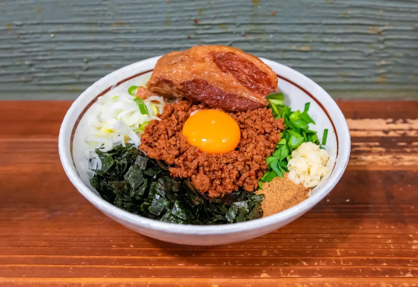 麺 酒 やまの - 練馬 | 煮干しラーメン・台湾まぜそば | VACANラーメン特集