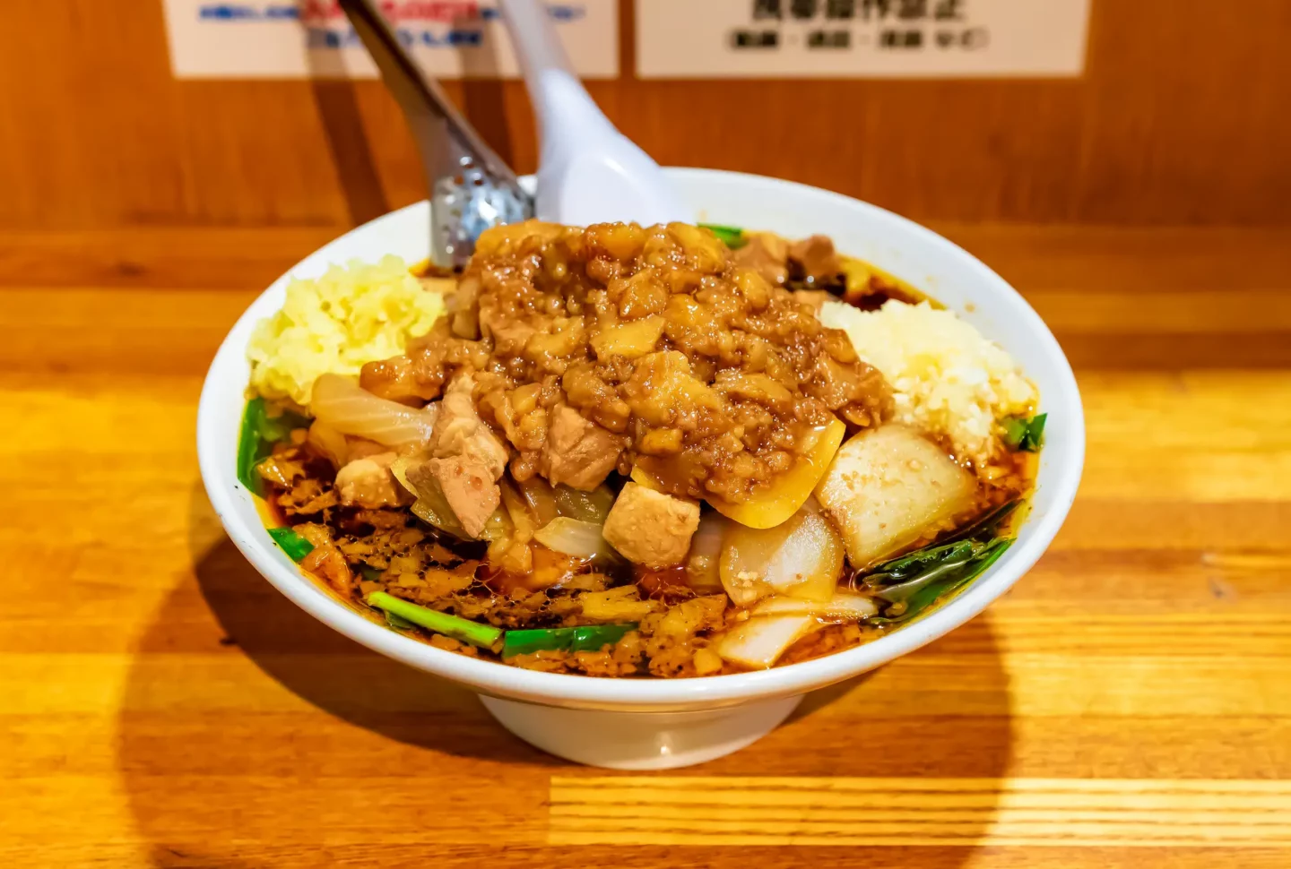 元祖スタミナ満点らーめんすず鬼 赤坂店 - 赤坂・赤坂見附 | ラーメン | VACANラーメン特集