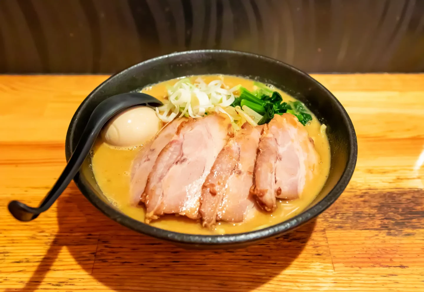 豚骨らーめん ぼっけもん - あざみ野 | 豚骨味噌ラーメン | VACAN